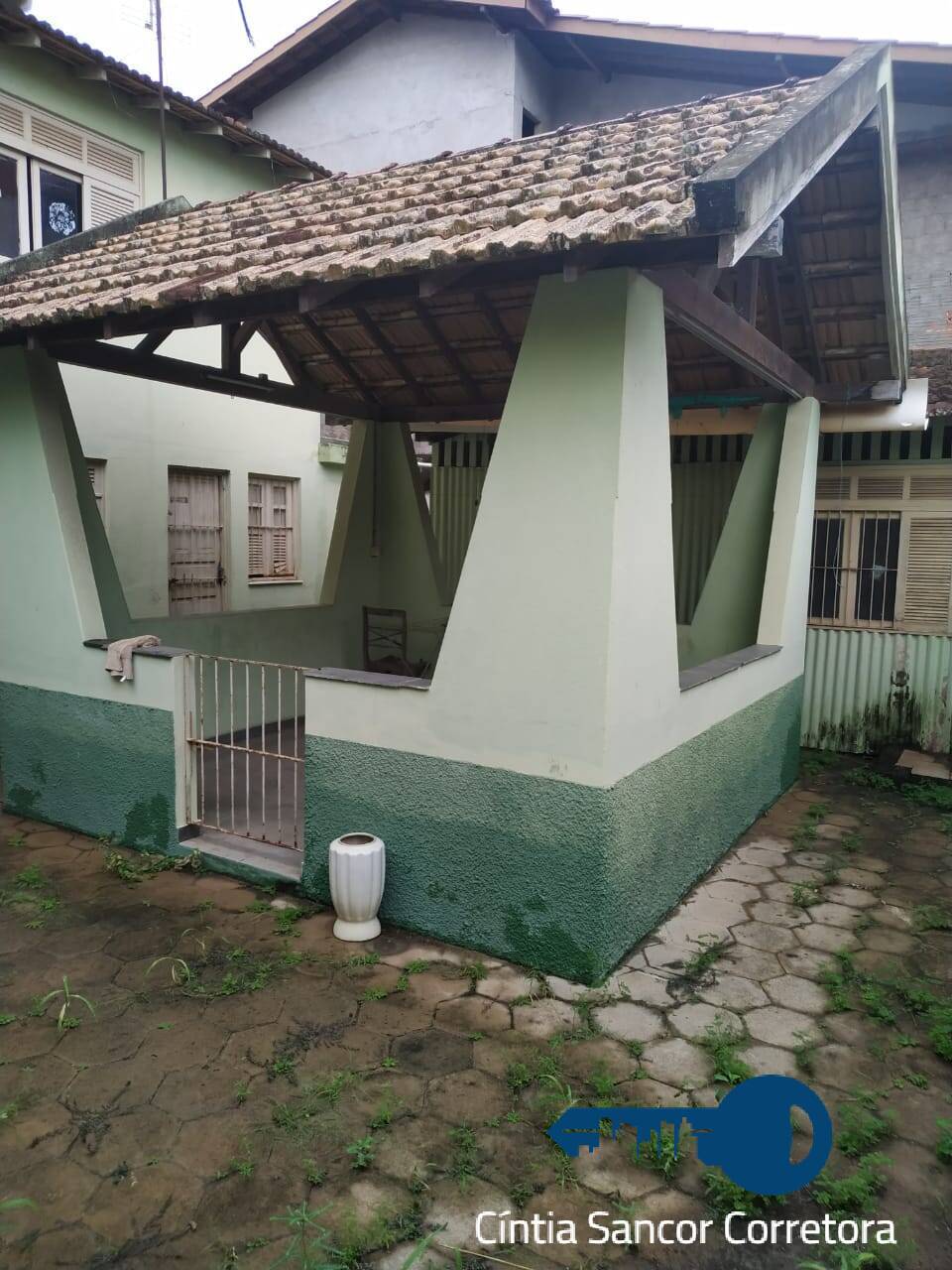 Casa à venda com 4 quartos, 360m² - Foto 2