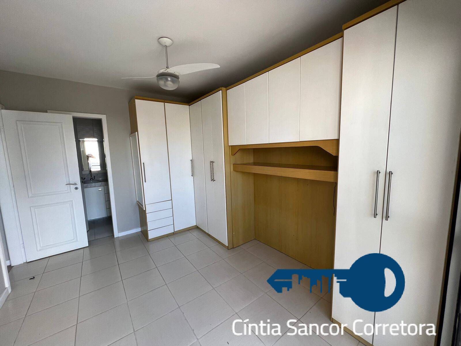 Casa à venda com 2 quartos, 70m² - Foto 2