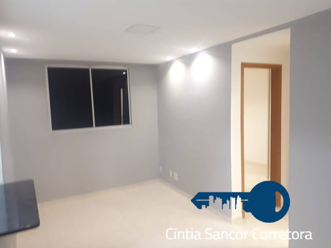 Casa à venda com 2 quartos, 55m² - Foto 4