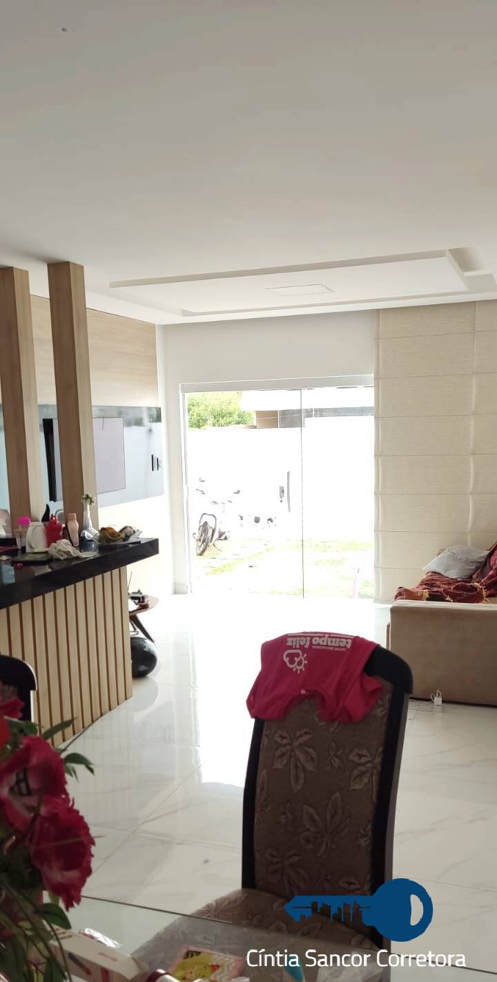 Casa à venda com 2 quartos, 140m² - Foto 2