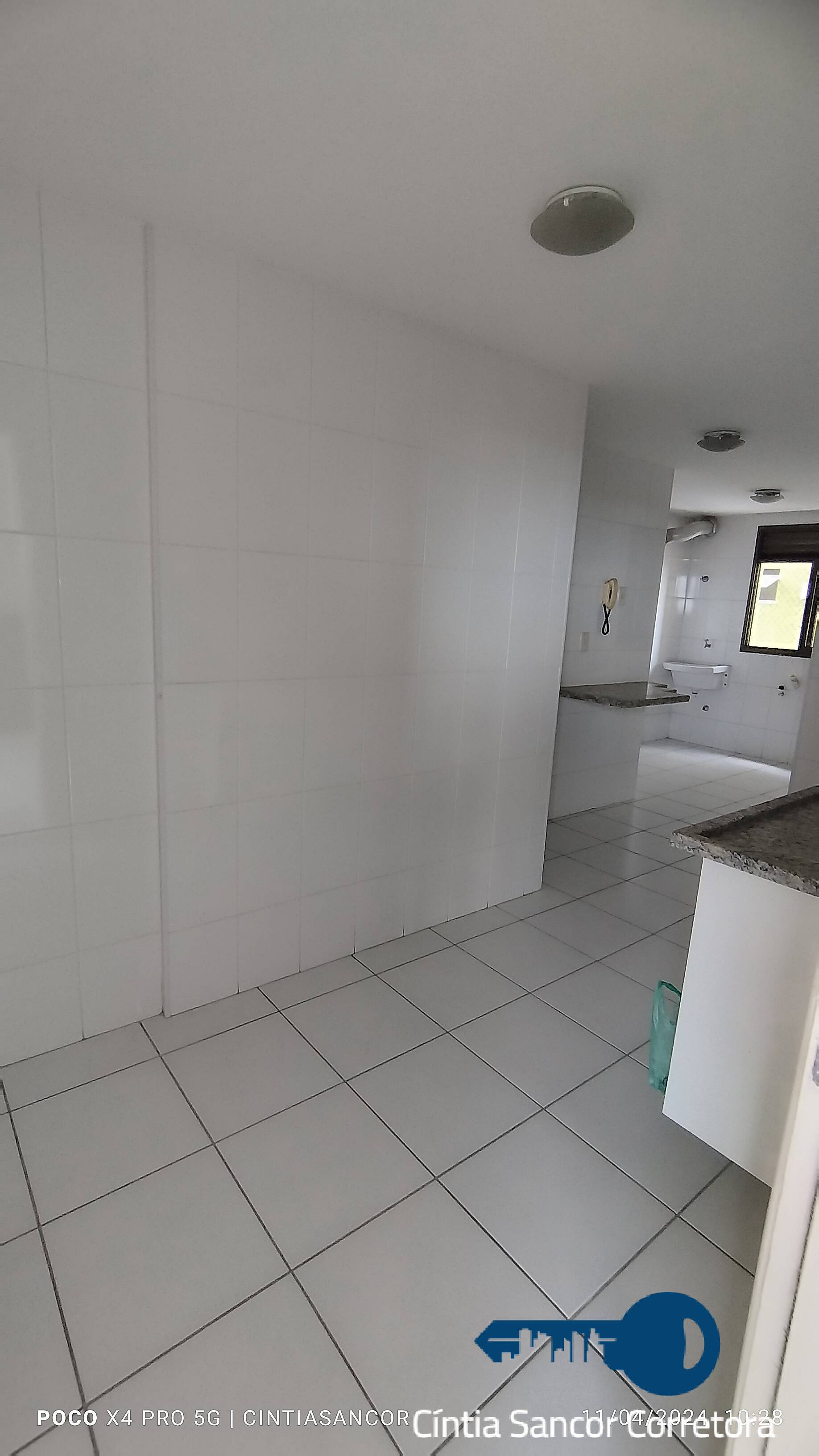 Apartamento à venda com 3 quartos, 99m² - Foto 28